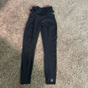 Bombshell Black size s no longer have in stock comes with bag